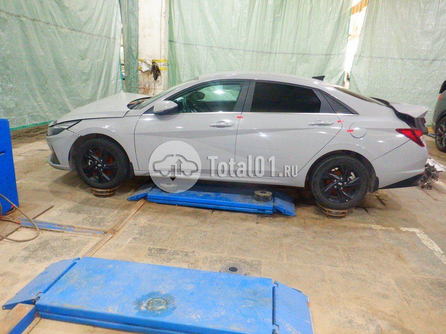 Фото Hyundai Elantra 10