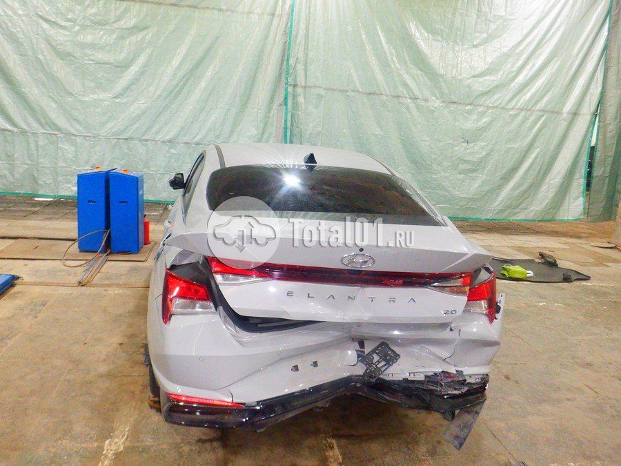 Фото Hyundai Elantra 12