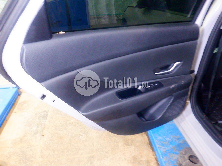 Фото Hyundai Elantra 44