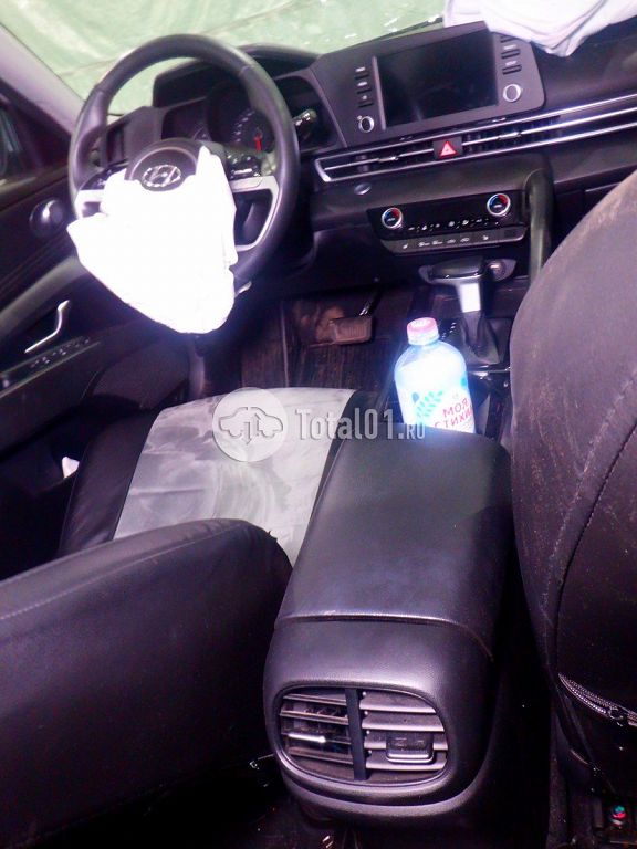 Фото Hyundai Elantra 70