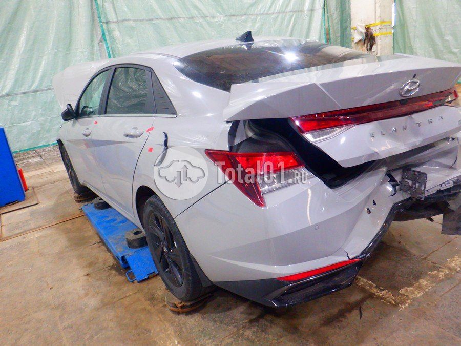 Фото Hyundai Elantra 190