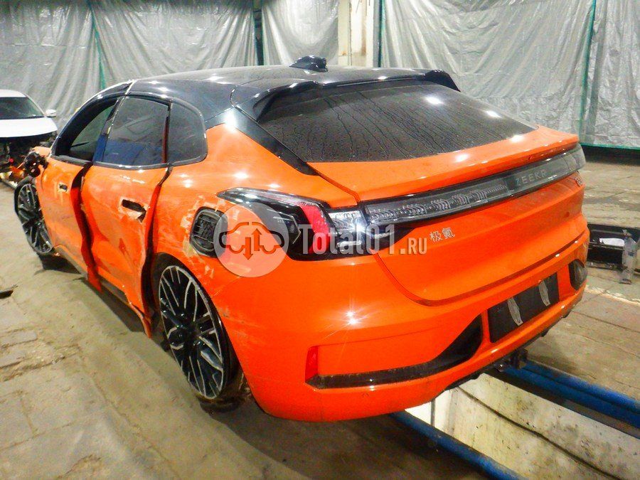 Фото Zeekr 001 16