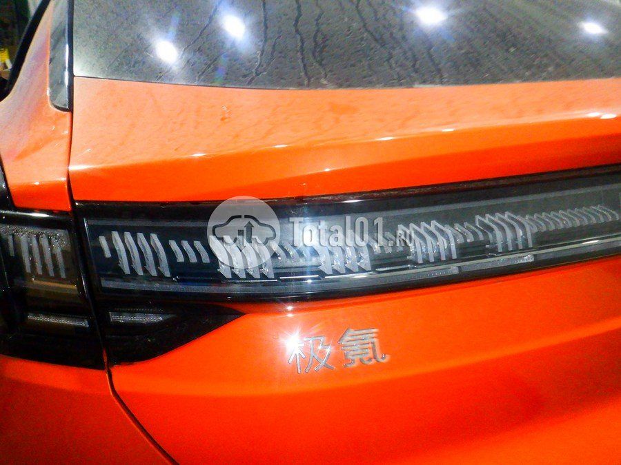 Фото Zeekr 001 144