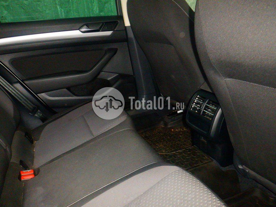 Фото Volkswagen Passat 32