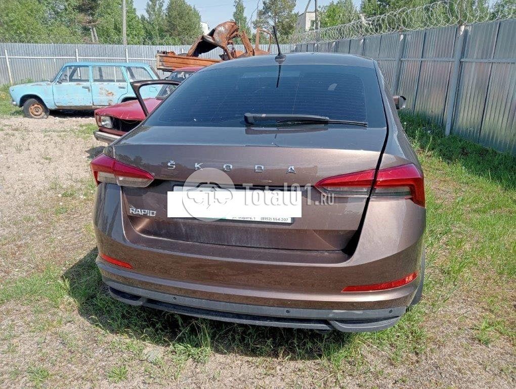 Фото Skoda Rapid 46