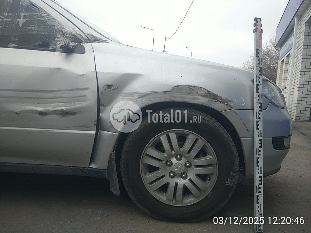 Фото Mitsubishi Airtrek 10