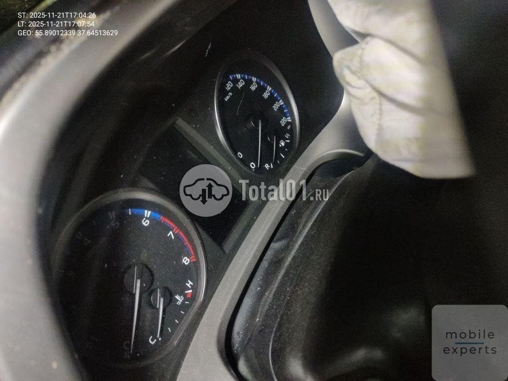 Фото Toyota RAV4 8