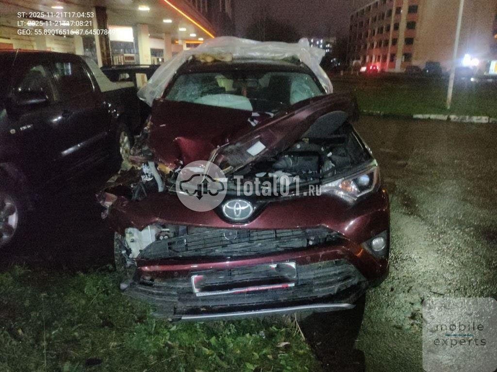 Фото Toyota RAV4 18