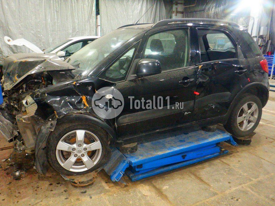 Фото Suzuki SX4 12