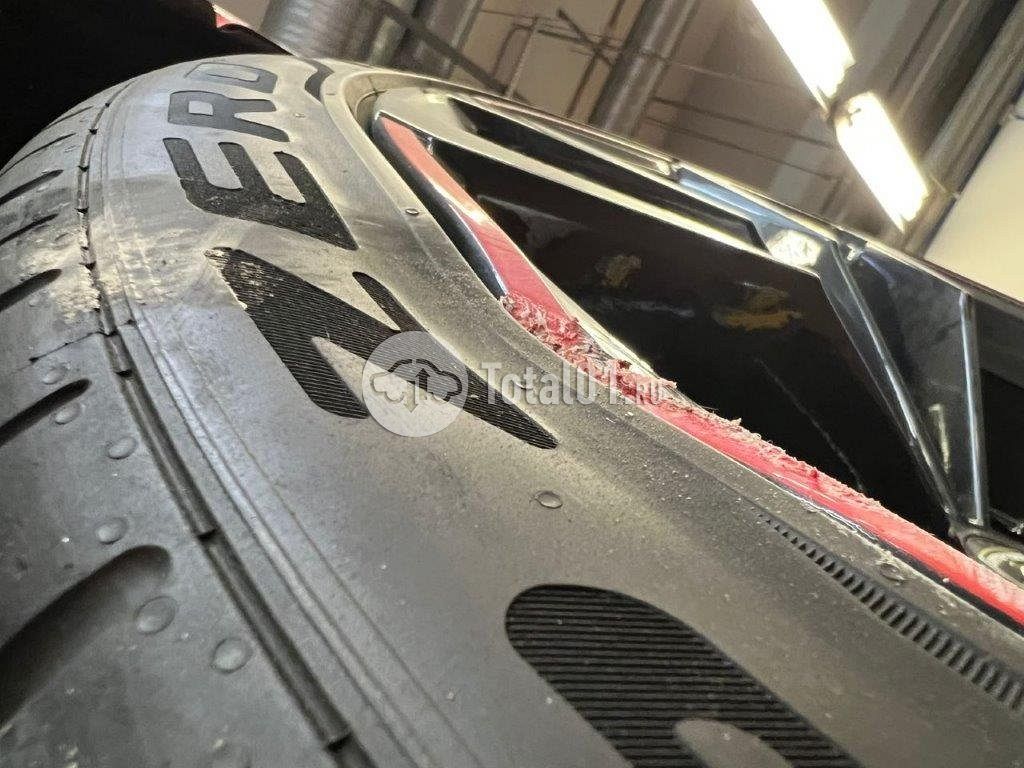 Фото Lamborghini Urus 216