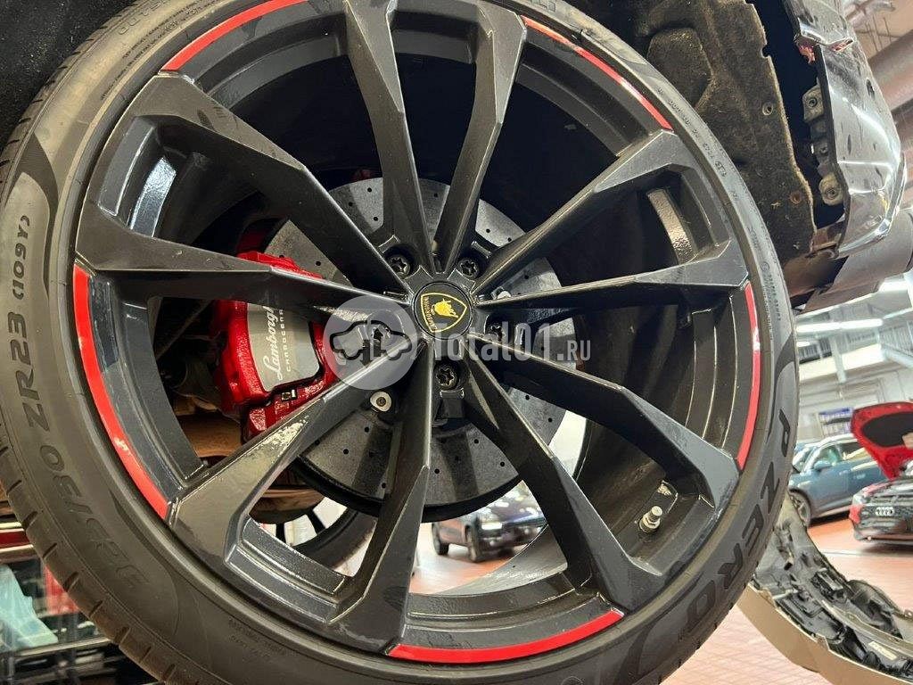 Фото Lamborghini Urus 386