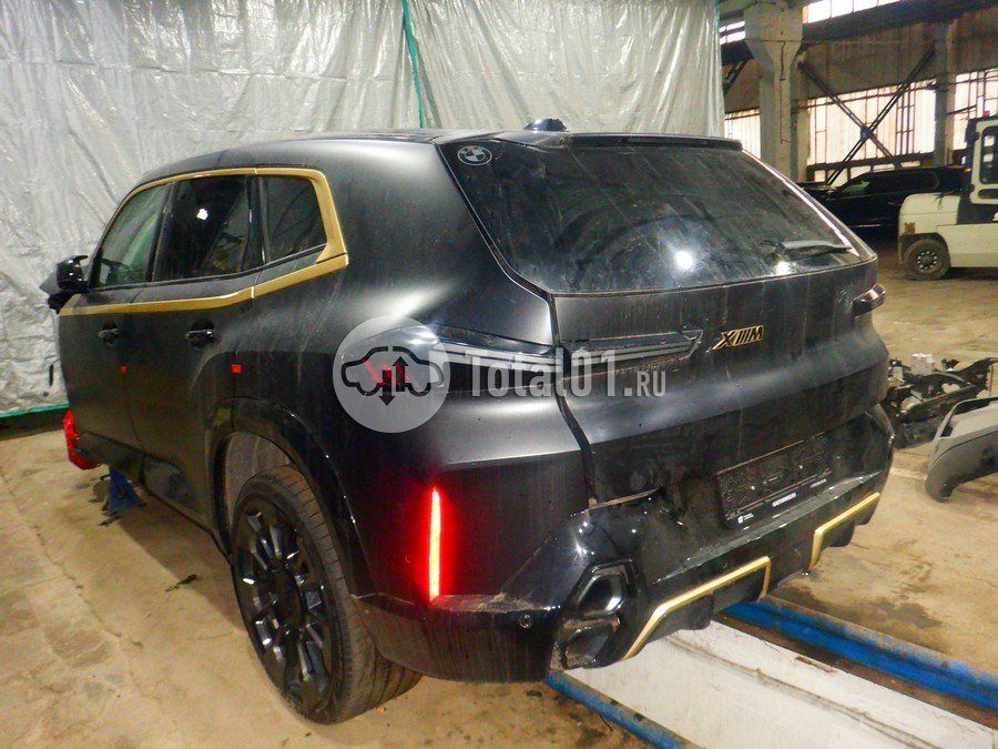 Фото BMW XM 16