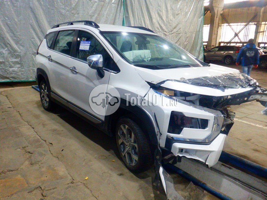 Фото Mitsubishi Xpander 10