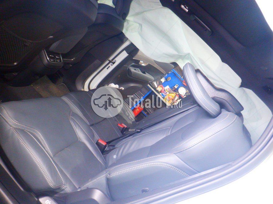 Фото Volvo XC90 98