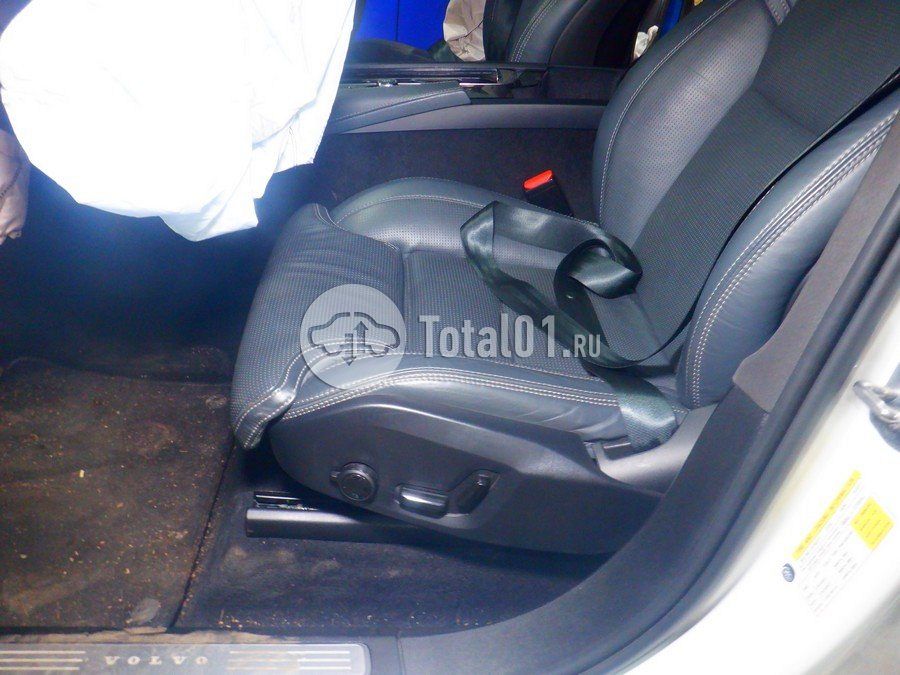 Фото Volvo XC90 106