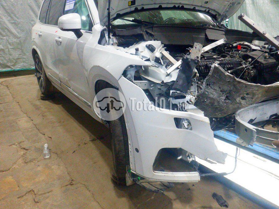 Фото Volvo XC90 196