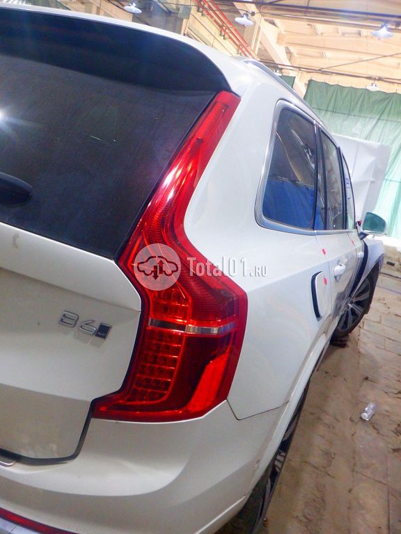 Фото Volvo XC90 242