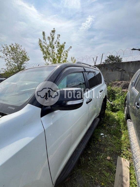 Фото Toyota Land Cruiser 144