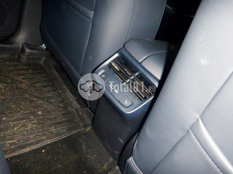 Фото OMODA C7 48