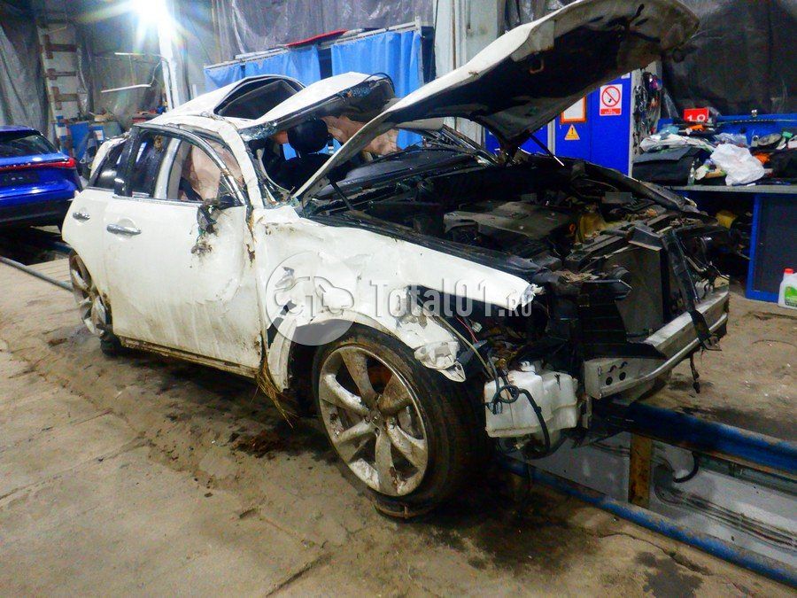 Фото Infiniti FX37 10