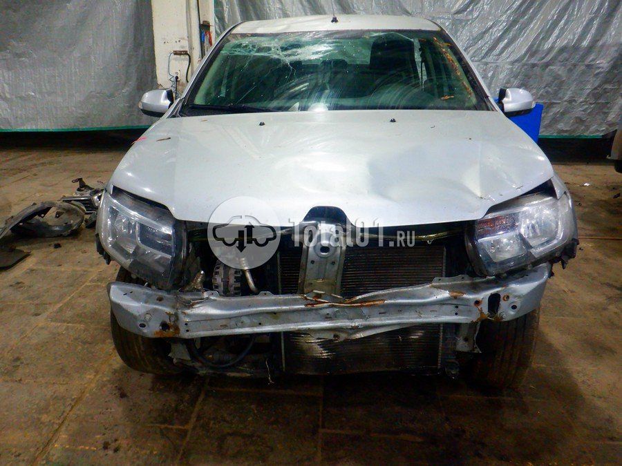 Фото Renault Logan 4