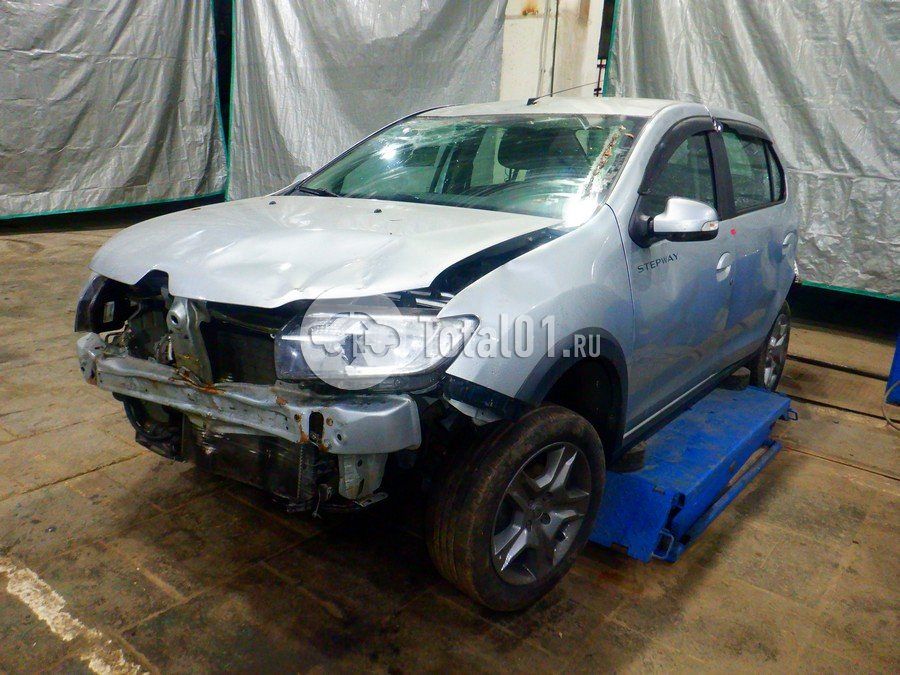 Фото Renault Logan 6