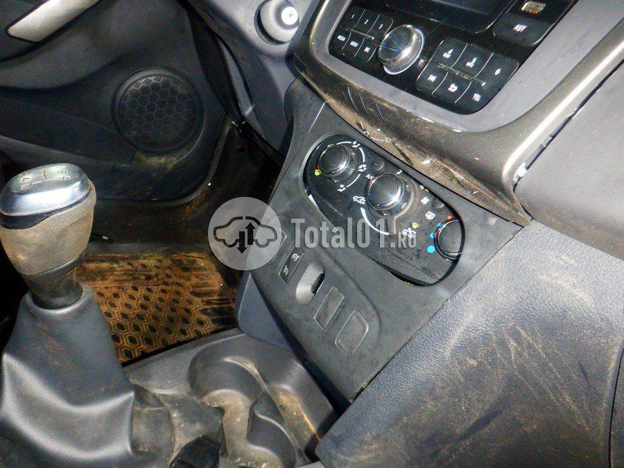 Фото Renault Logan 36