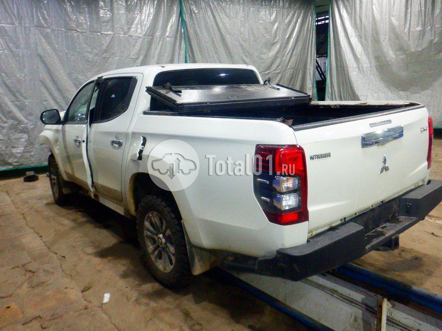 Фото Mitsubishi L200 2