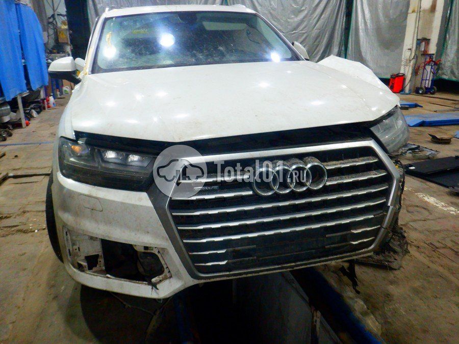 Фото Audi Q7 4