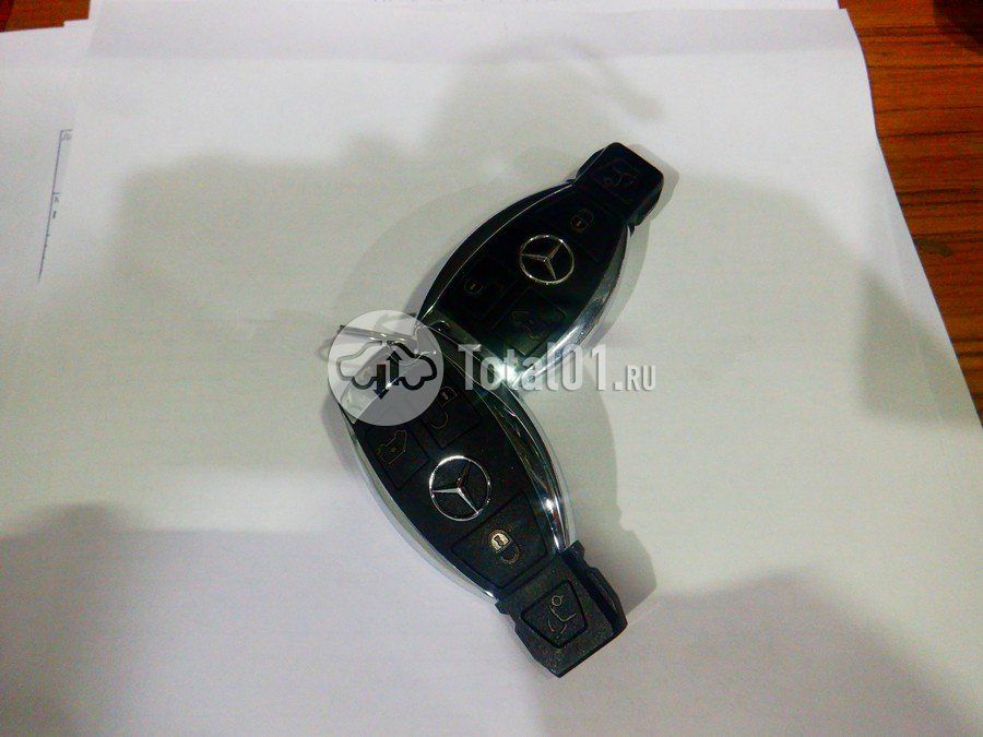 Фото Mercedes-Benz V-класс 460