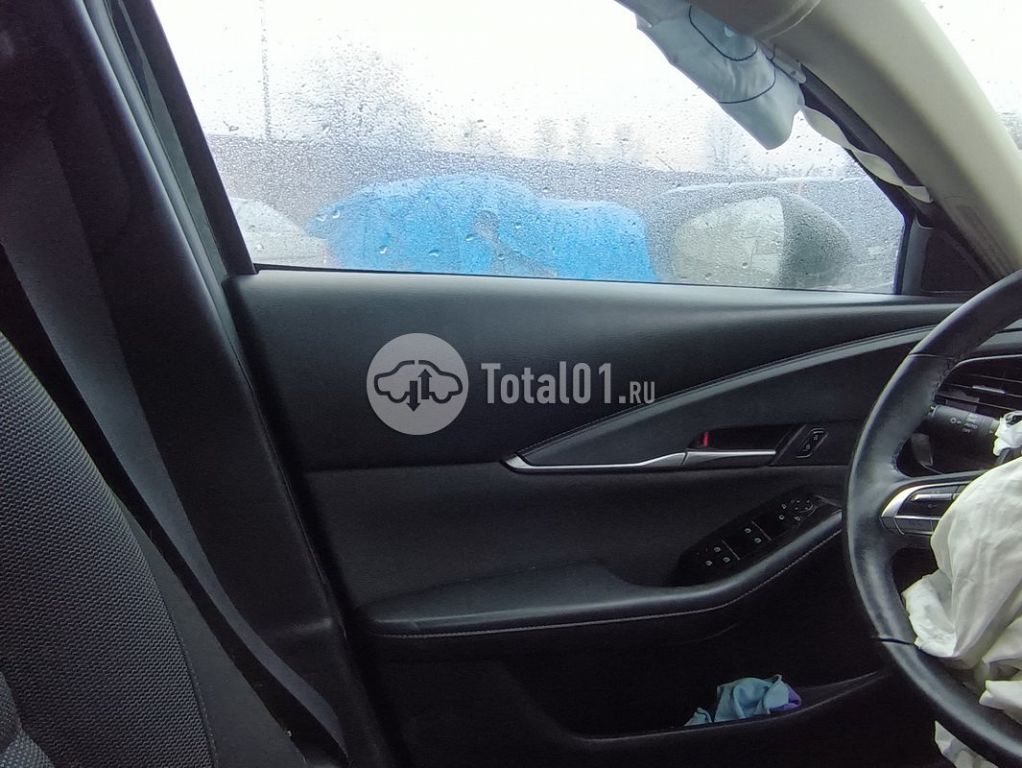 Фото Mazda CX-30 78