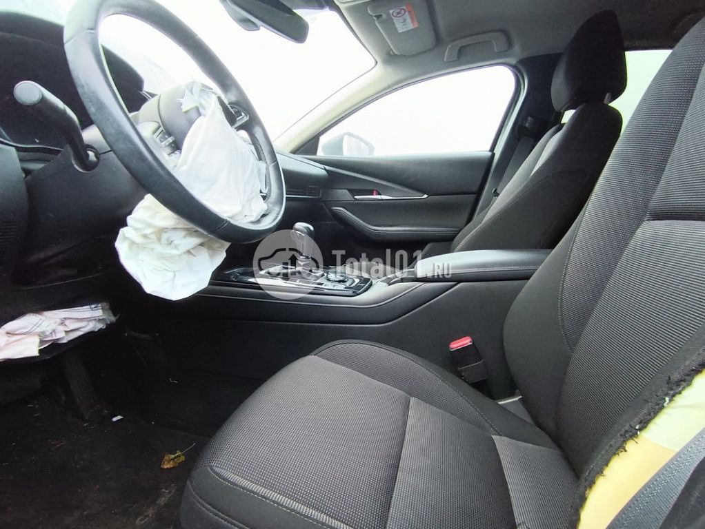 Фото Mazda CX-30 86