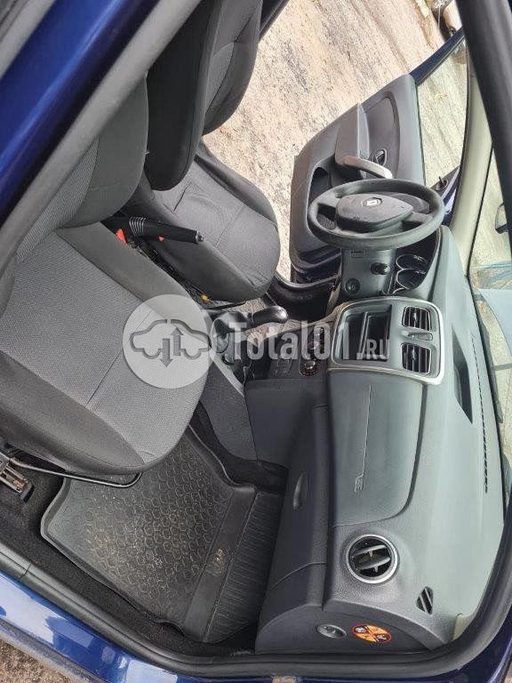 Фото Renault Logan 32