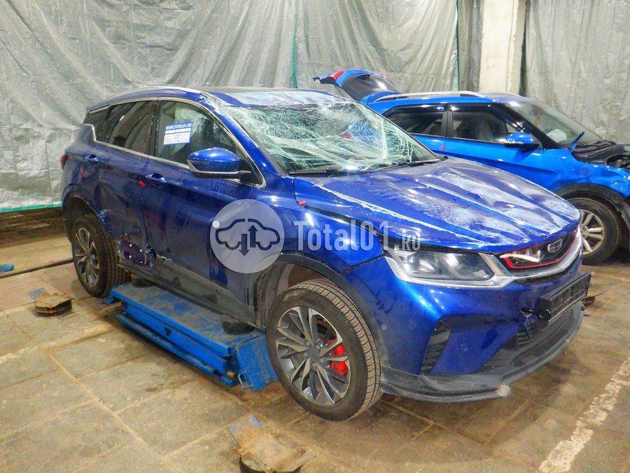 Фото Geely Coolray 10