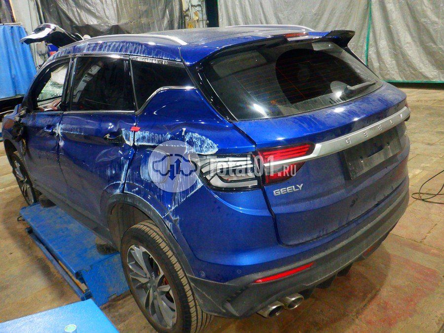 Фото Geely Coolray 16