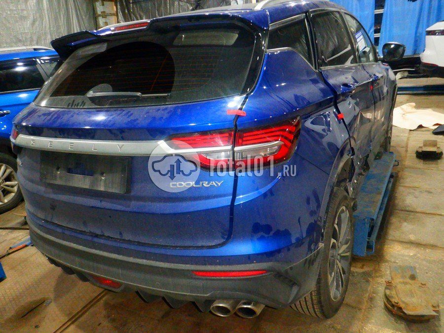 Фото Geely Coolray 18