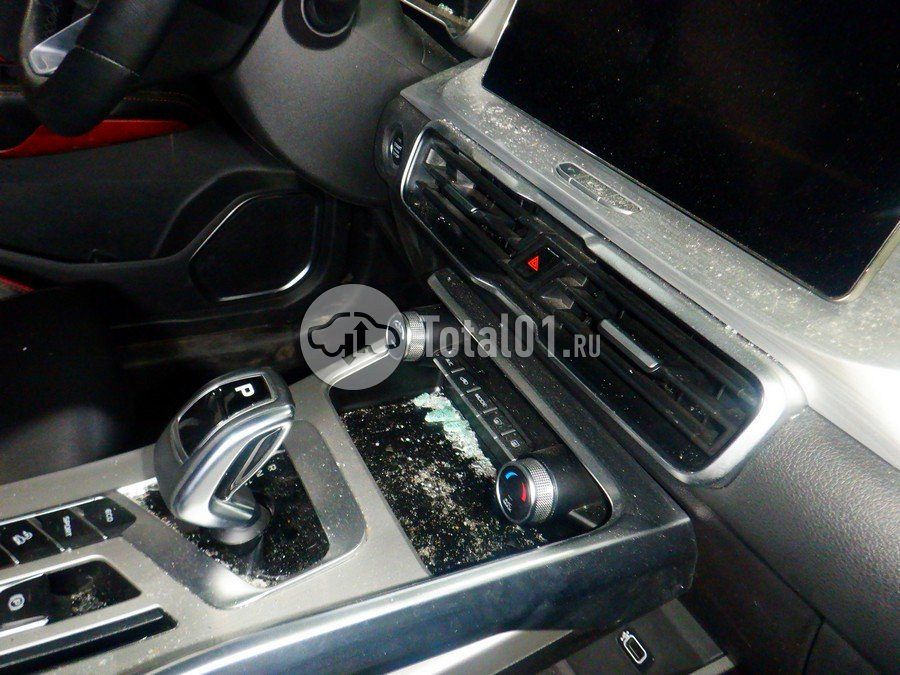 Фото Geely Coolray 48