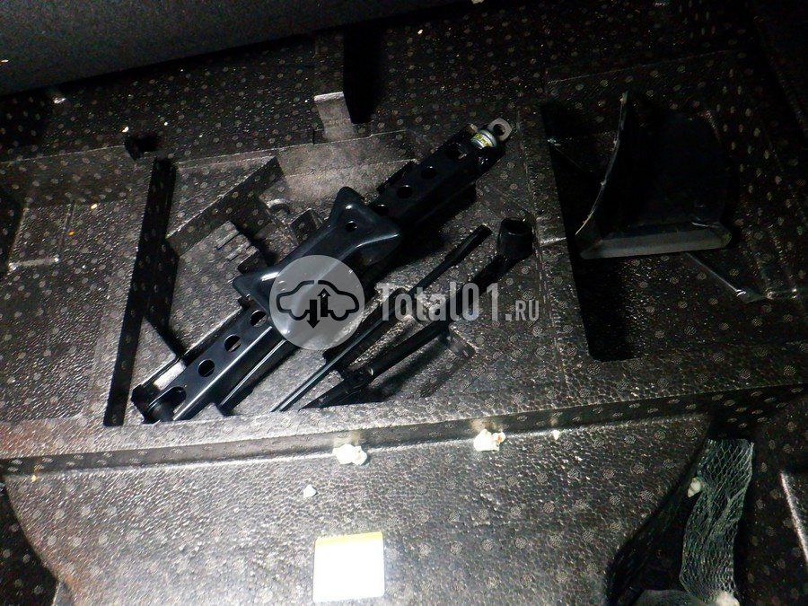 Фото Geely Coolray 78