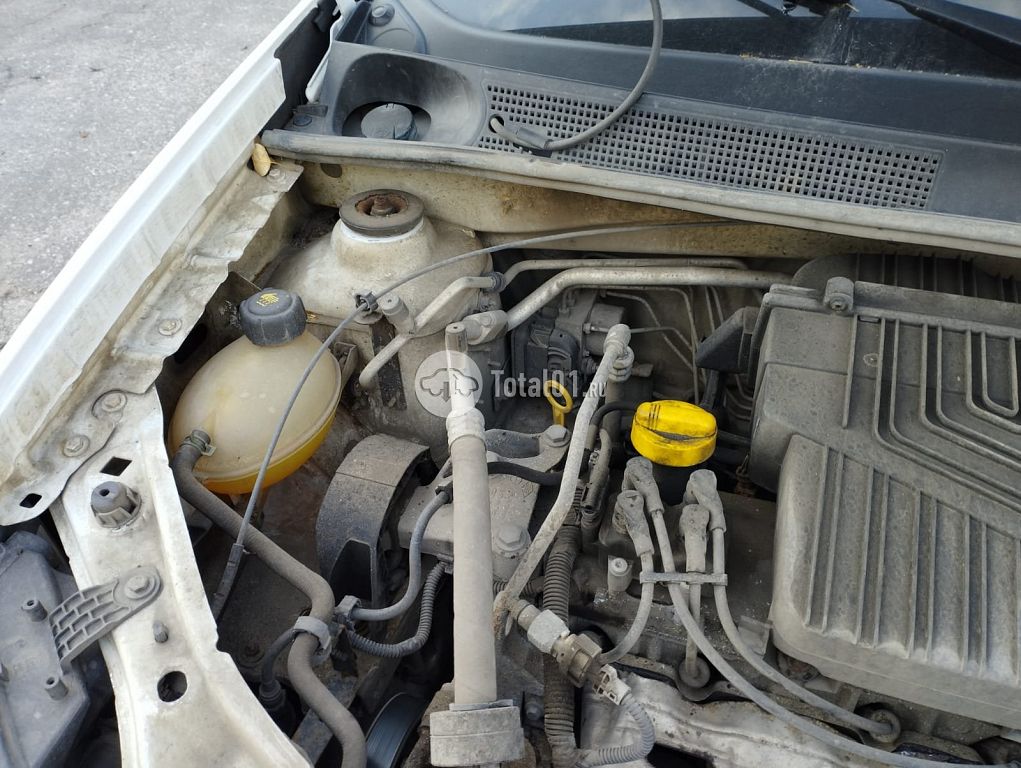 Фото Renault Logan 12