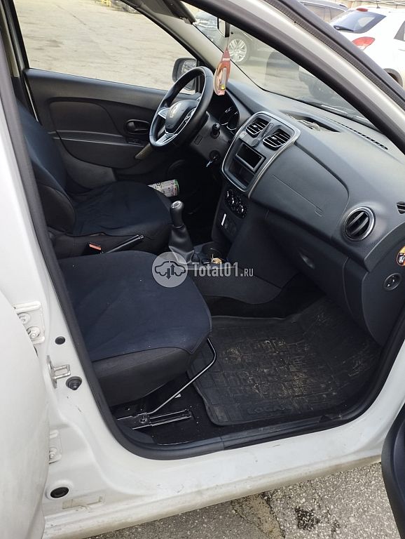 Фото Renault Logan 38