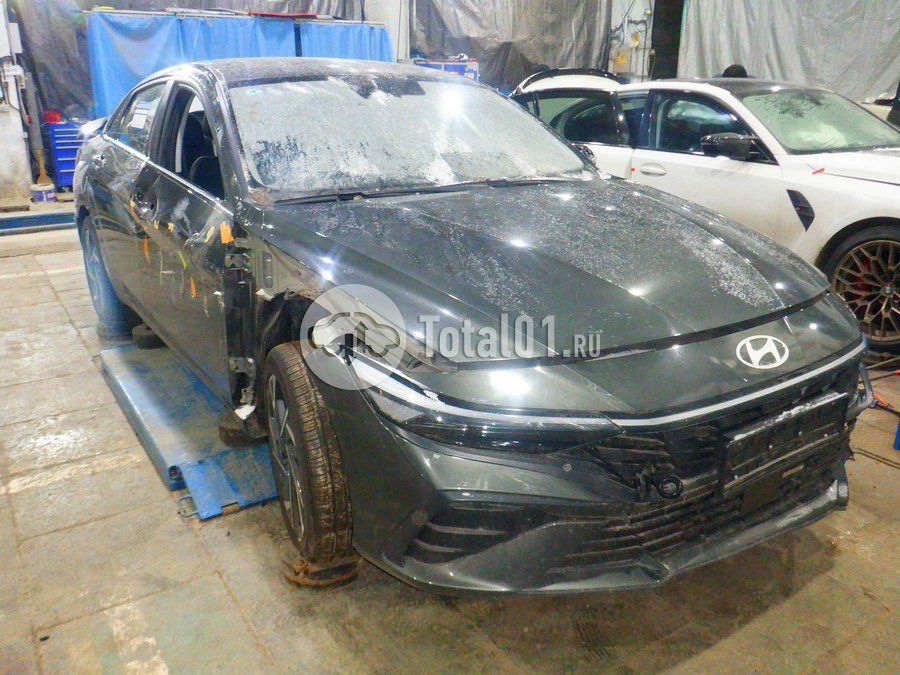 Фото Hyundai Elantra 2