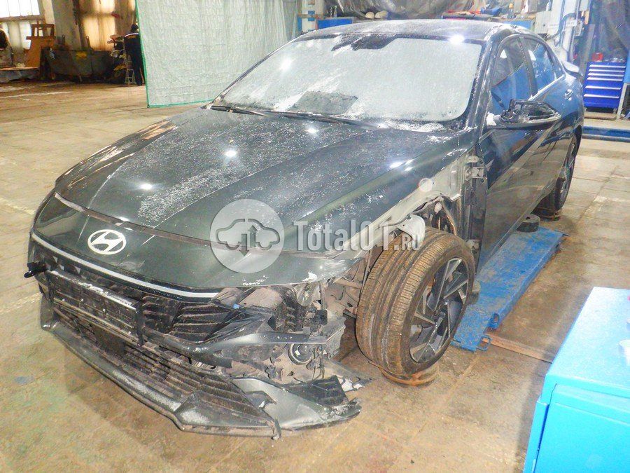 Фото Hyundai Elantra 6