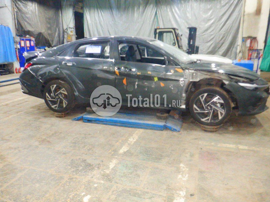 Фото Hyundai Elantra 8