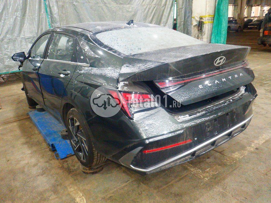 Фото Hyundai Elantra 10