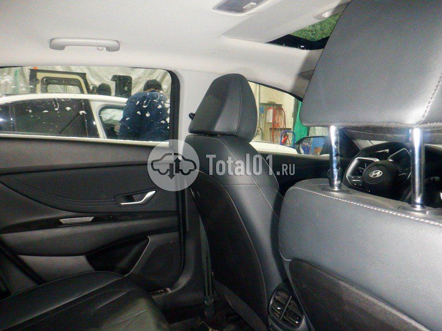Фото Hyundai Elantra 42