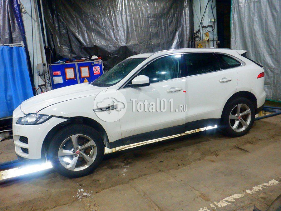 Фото Jaguar F-Pace 8