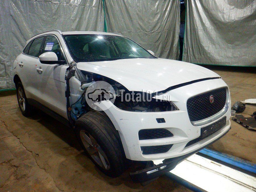 Фото Jaguar F-Pace 10