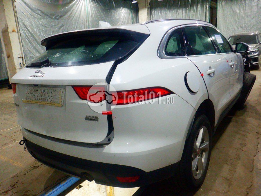 Фото Jaguar F-Pace 14