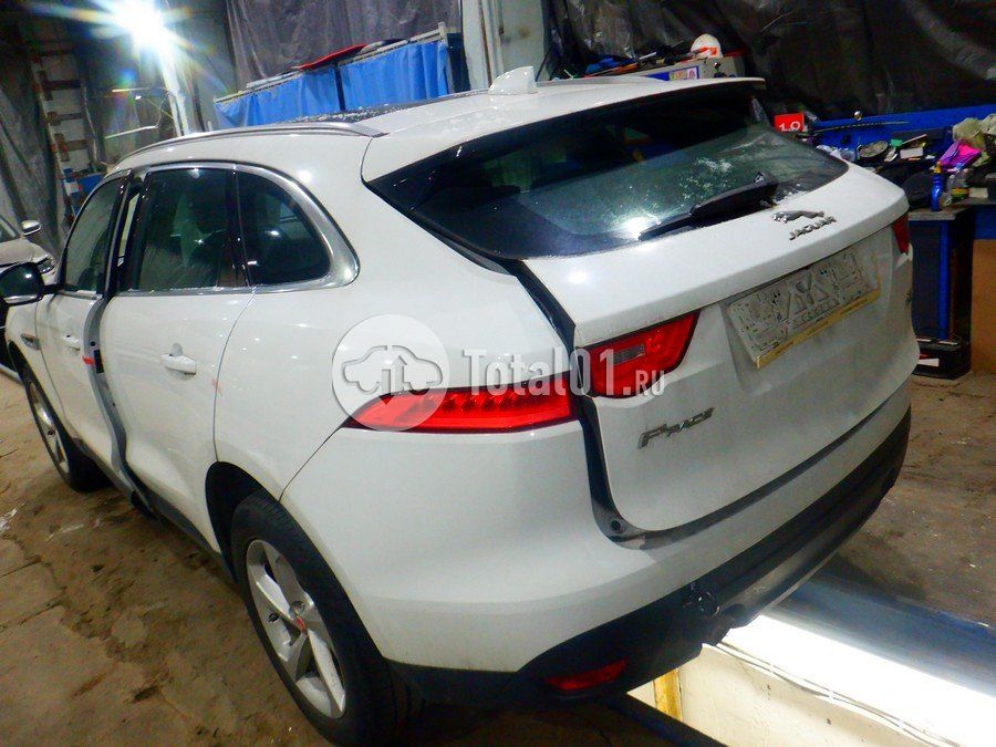 Фото Jaguar F-Pace 16