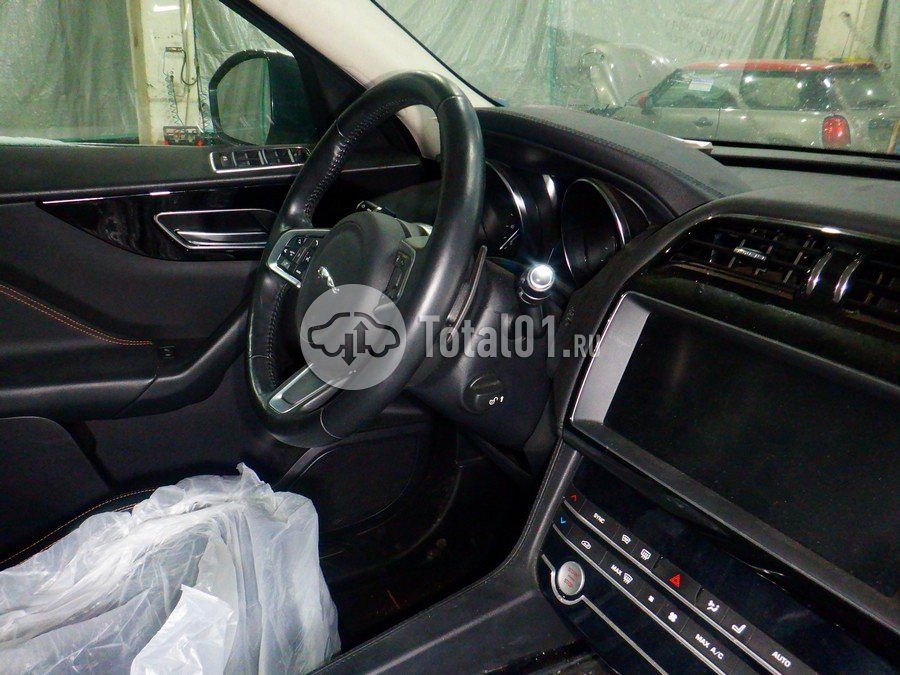 Фото Jaguar F-Pace 32